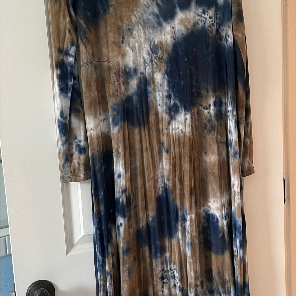 Natural Life Stevie Tie-Dye Long Sleeve Maxi Dress
